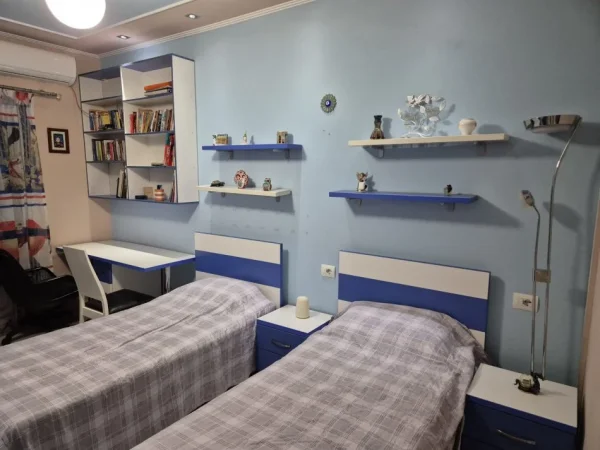 Tirane, jepet me qera apartament 1+1 Kati 1, 70 m² 500 € (Prane Muzeut shkencor Ali Dem)