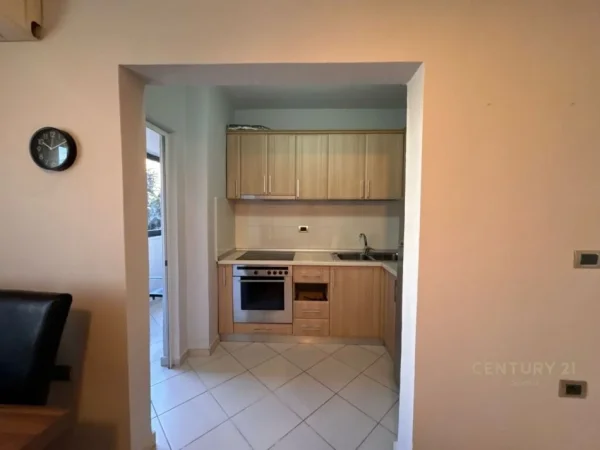 Tirane, shitet apartament Kati 1, 73 m² 