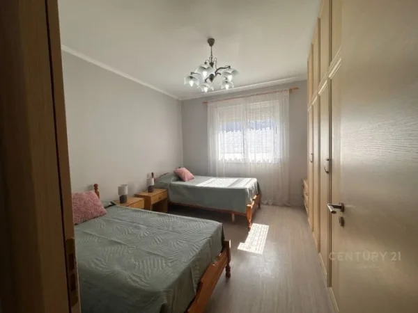 Tirane, shitet apartament Kati 1, 73 m² 