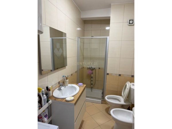Tirane, jepet me qera apartament 1+1 Kati 3, 55 m² 500 € (rruga e bardhyl)
