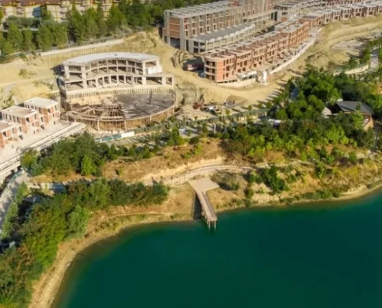 Tirane, shitet Vile 3 Katshe Kati 3, 170 m² 480.000 € (SWAN LAKE RESIDENCE, FARKE)