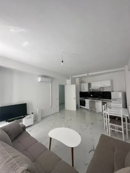Tirane, jepet me qera apartament 2+1+Ballkon Kati 4, 100 m² 500 € (Astir)