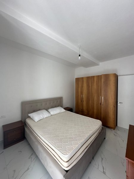 Tirane, jepet me qera apartament 2+1+Ballkon Kati 4, 100 m² 500 € (Astir)