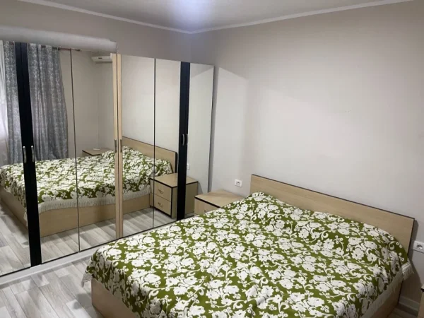Tirane, jepet me qera apartament 1+1 Kati 5, 65 m² 500 € (Myslym shyri)
