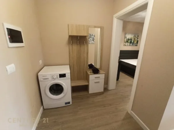 Tirane, shes apartament 1+1 , 73 m² 135.000 € (Rruga e Kavajës)