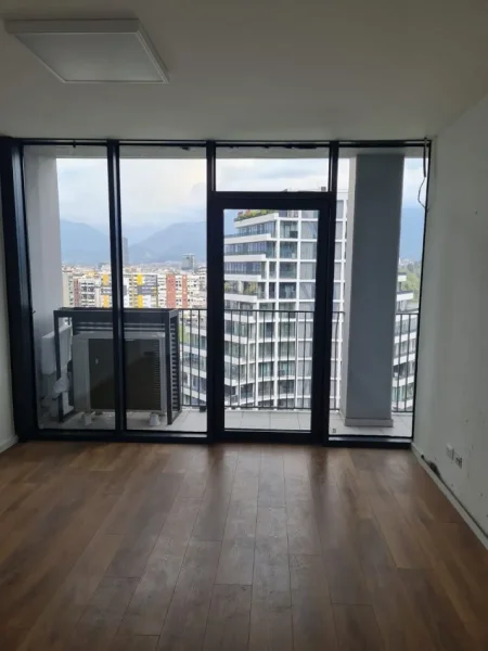 Tirane, jepet me qera zyre Kati 8, 140 m² 1.600 € (Liqeni Artificial)