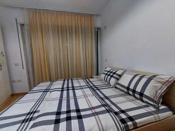 Tirane, jepet me qera apartament 2+1+Ballkon Kati 2, 90 m² 700 € (9Kateshet prane Burger King)