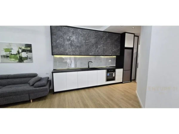 Tirane, shitet apartament Kati 7, 98 m² 148.000 € 