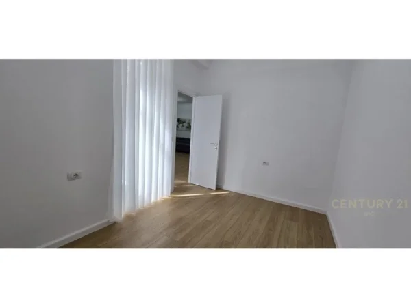 Tirane, shitet apartament Kati 7, 98 m² 148.000 € 