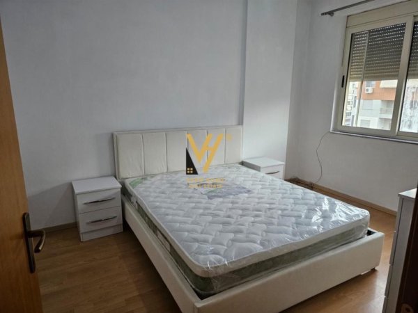 Tirane, jepet me qera apartament 2+1+Ballkon Kati 7, 100 m² 500 € (FABRIKA E MIELLIT)
