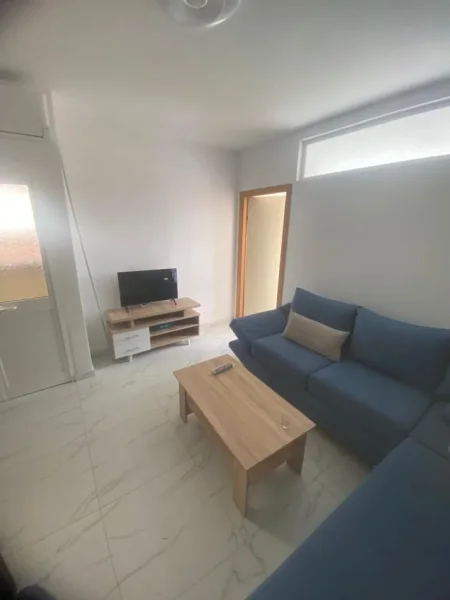 Tirane, jepet me qera shtepi 1+1 Kati 4, 70 m² 450 € ( Jepet me Qera Super Hyrja 1+1 në Don Bosko!)