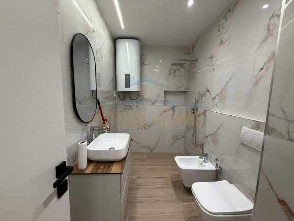 Tirane, shitet apartament 2+1 Kati 1, 92 m² 265.000 € (Myslym Shyri)
