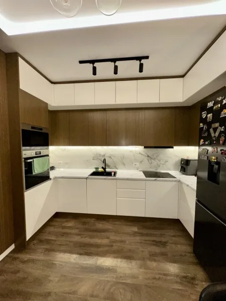 Tirane, shitet apartament 3+1+Ballkon Kati 3, 123 m² 250.000 € (Feizi Himzo)