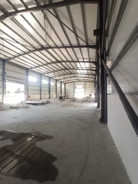 Tirane, jepet me qera magazine Kati 0, 770 m² 4.500 € (Autostrada Tirane-Durres)