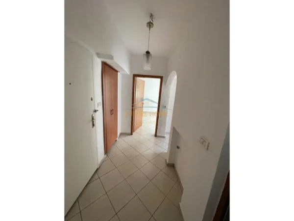 Shitet, Apartament 1+1, Rruga e Dibres