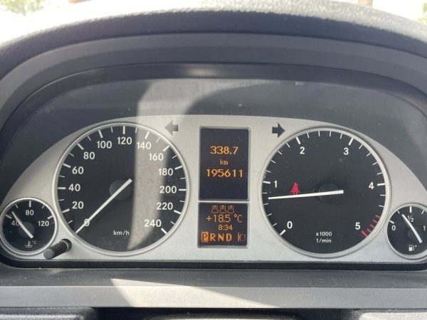 Tirane, shes makine BENZ B 200 CDI AUTOMAT Nafte, gri metalizato automatik Klima 195.000 km 4.790 €