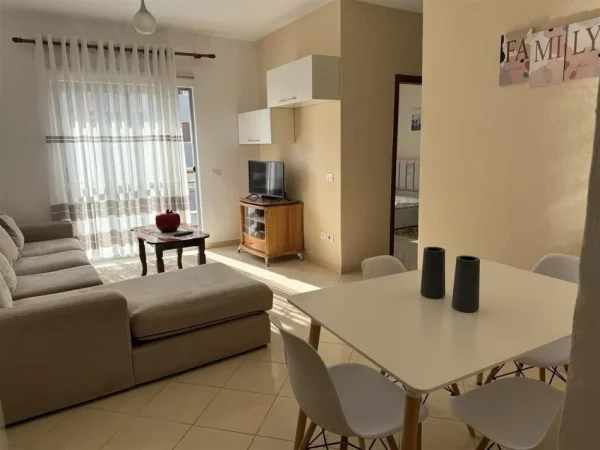 Tirane, jepet me qera apartament 1+1+Ballkon Kati 7, 65 m² 450 € (ASTIR)
