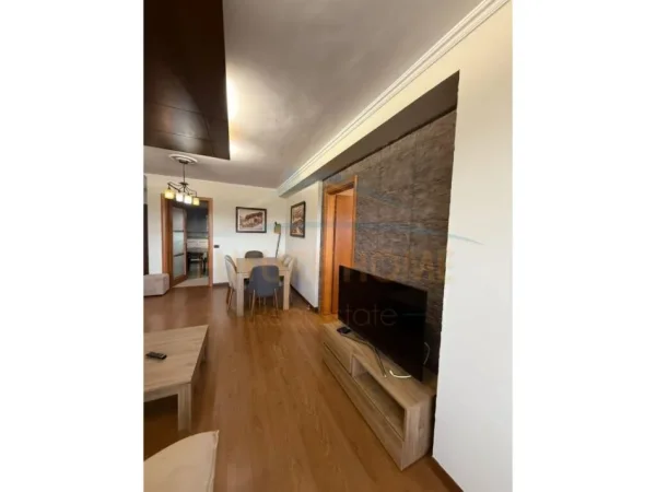 Tirane, shitet apartament 3+1+Ballkon Kati 3, 157 m² 339.900 € (Ish Ekspozita, Rruga Nikolla Jorga)