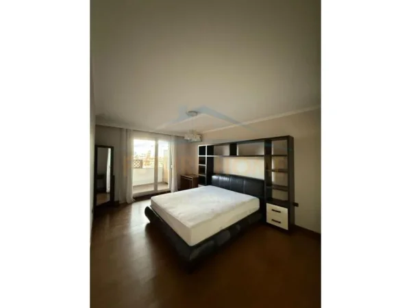 Tirane, shitet apartament 3+1+Ballkon Kati 3, 157 m² 339.900 € (Ish Ekspozita, Rruga Nikolla Jorga)