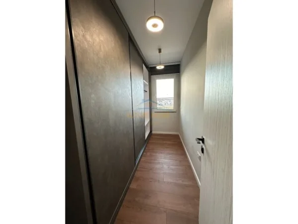 Shitje,Apartament 2+1+Parking,Perballe Delijorgjit !