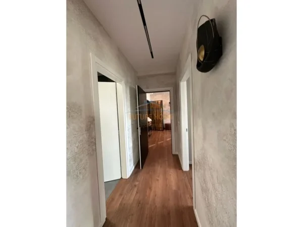 Shitje,Apartament 2+1+Parking,Perballe Delijorgjit !