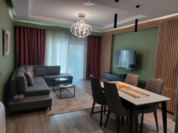 Tirane, jap me qera apartament 3+1 Kati 2, 125 m² 1.000 € (selvia)