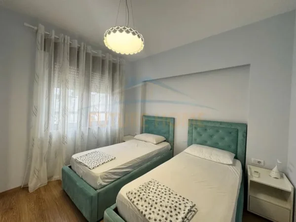 Durres, shitet Vile 2 Katshe Kati 2, 260 m² 450.000 € (Gjiri i Lalzit)