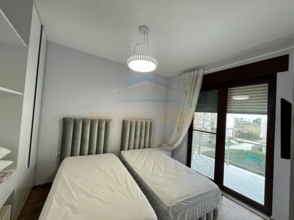 Durres, shitet Vile 2 Katshe Kati 2, 260 m² 450.000 € (Gjiri i Lalzit)