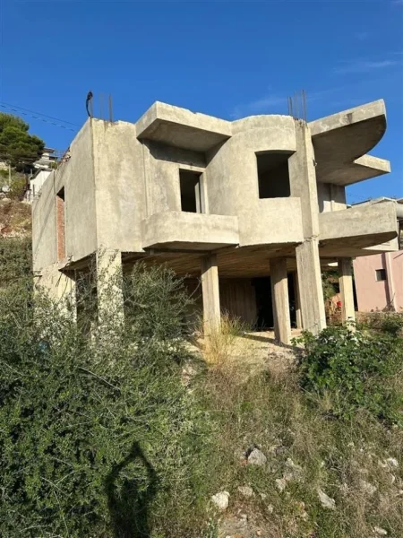 Sarande, shitet Vile 2 Katshe Kati 2, 364 m² 150.000 € (rruga idriz alidhima)
