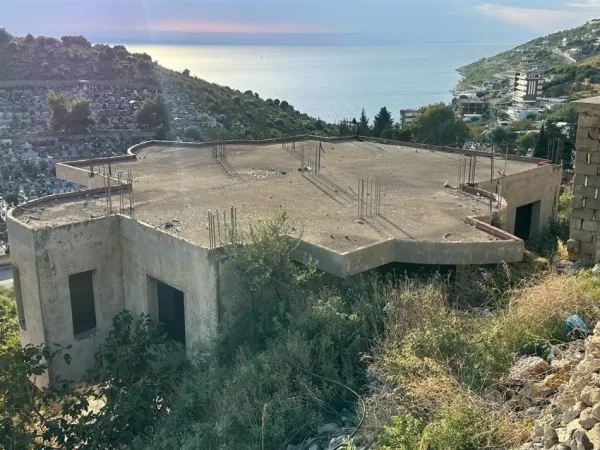 Sarande, shitet Vile 2 Katshe Kati 2, 364 m² 150.000 € (rruga idriz alidhima)