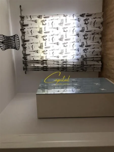 Tirane, jepet me qera apartament 3+1 Kati 3, 170 m² 1.200 € (SAUK)