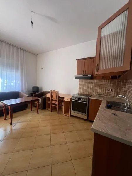 Tirane, jepet me qera apartament 1+1 Kati 0, 45 m² 300 € (Jordab Misja)