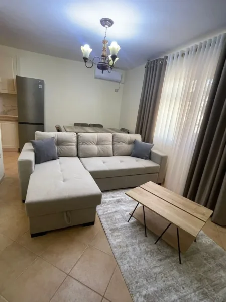 Tirane, jepet me qera apartament 2+1 Kati 4, 80 m² 700 € (brryli)