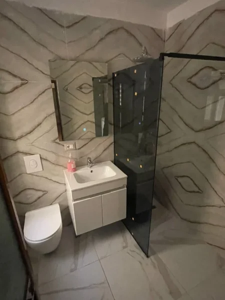 Tirane, jepet me qera apartament 2+1 Kati 4, 80 m² 700 € (brryli)