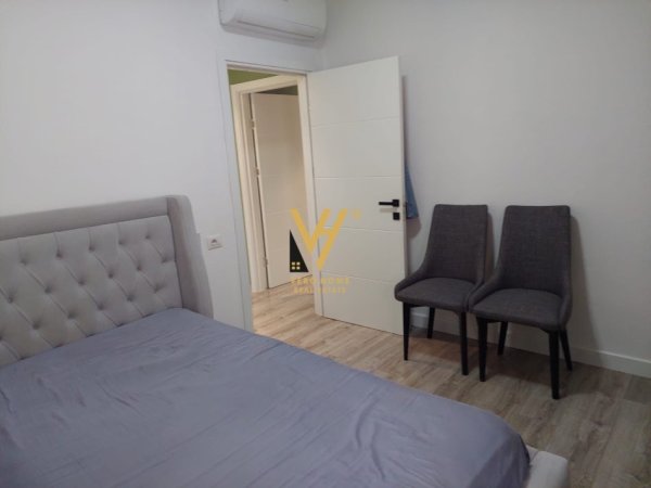 Tirane, jepet me qera apartament 3+1+Ballkon Kati 1, 125 m² 950 € (SELVIA, QENDER)