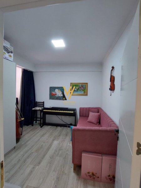 Tirane, jepet me qera apartament 3+1+Ballkon Kati 1, 125 m² 950 € (SELVIA, QENDER)