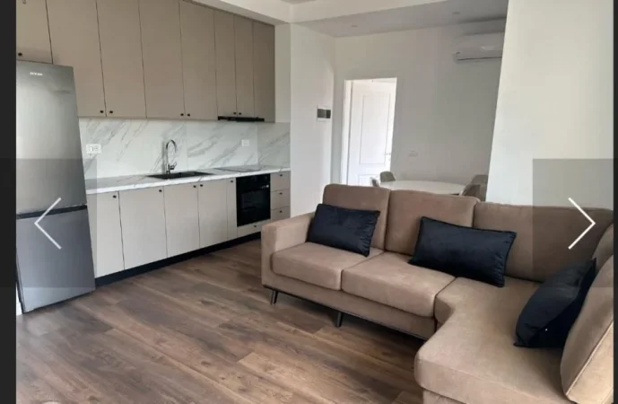 Tirane, jepet me qera apartament 1+1+Ballkon Kati 4, 64 m² 400 € (tek Rruga Tomi Kristi 3 tek Ali Demi)