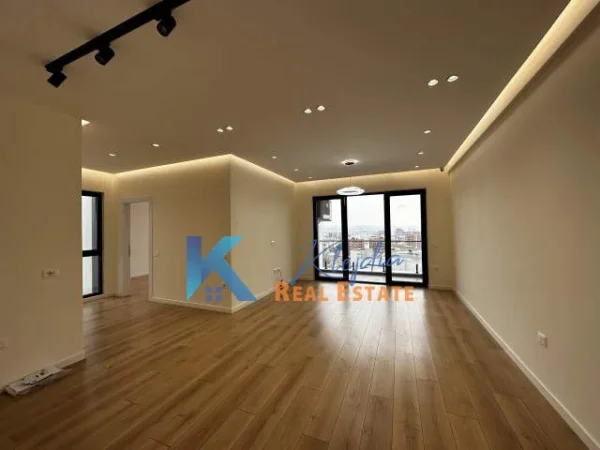 Tirane, jap me qera zyre Kati 9, 106 m² 75000 leke te Kompleksi Arlis, Rruga e Dibres