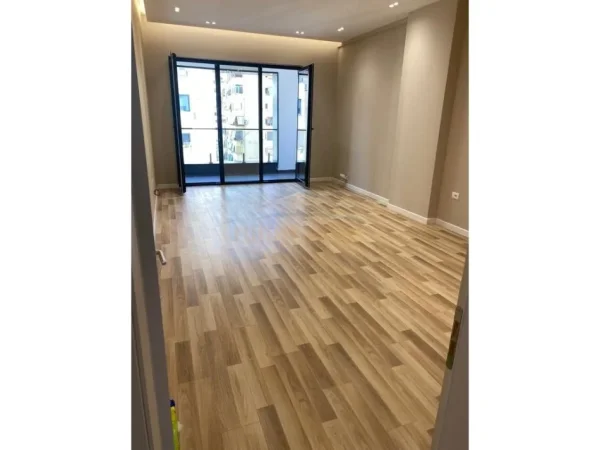 Tirane, shitet apartament 2+1+Ballkon Kati 4, 110 m² 286.000 € (Kompleksi Square 21)