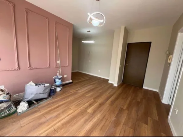 Tirane, shitet apartament 1+1 Kati 4, 52 m² 105.000 € (Fusha e Aviacionit)