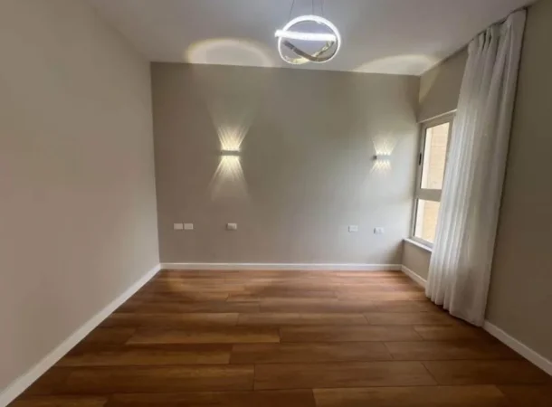 Tirane, shitet apartament 1+1 Kati 4, 52 m² 105.000 € (Fusha e Aviacionit)