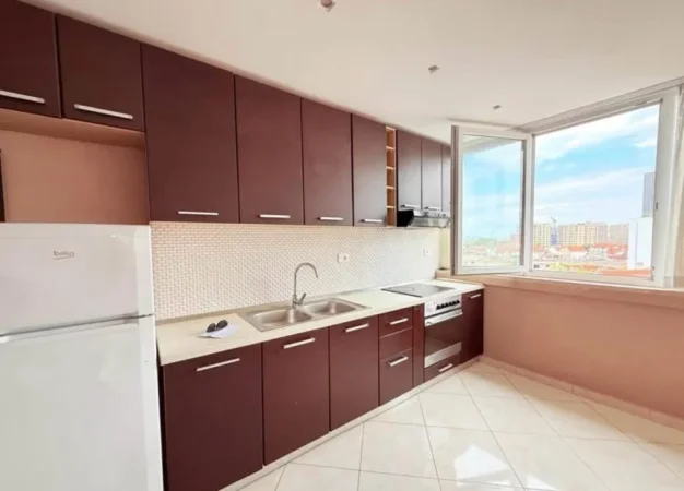 Tirane, shitet 2+1+Ballkon Kati 4, 98 m² 190.000 € (Ish parku)