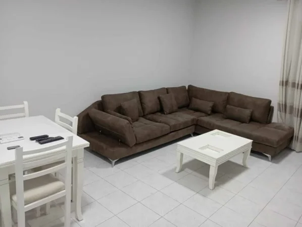 Tirane, shitet 2+1 Kati 2, 100 m² (Komuna e parisit)