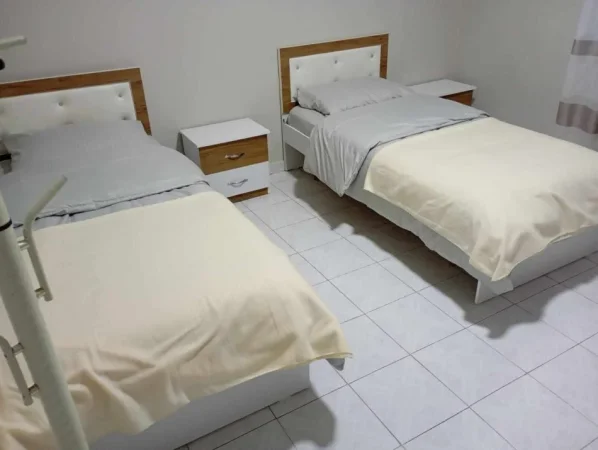 Tirane, shitet 2+1 Kati 2, 100 m² (Komuna e parisit)