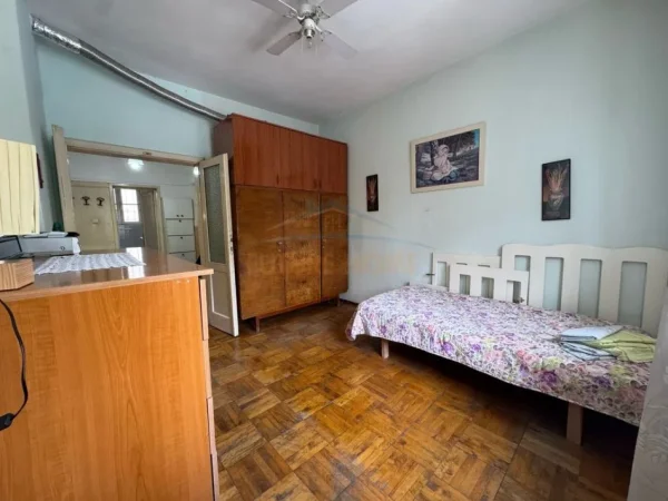 Tirane, shitet apartament 2+1+Ballkon Kati 2, 72 m² 150.000 € (Rruga Mine Peza)