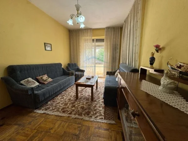 Tirane, shitet apartament 2+1+Ballkon Kati 2, 72 m² 150.000 € (Rruga Mine Peza)