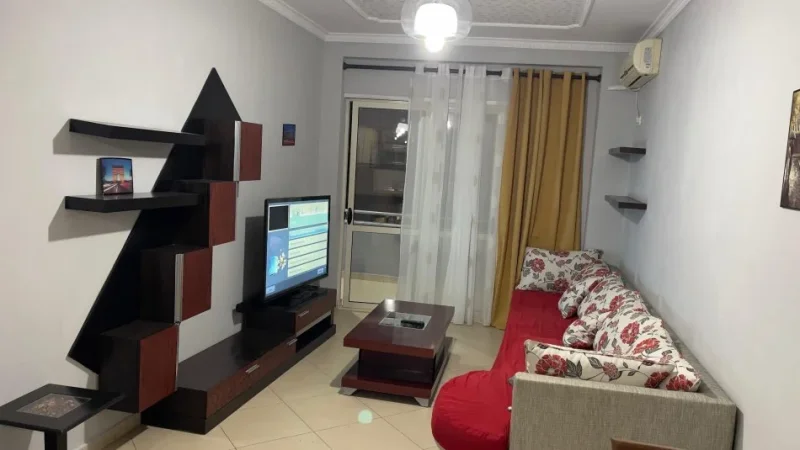 Tirane, jepet me qera apartament 2+1+Ballkon Kati 3, 90 m² 430 € (Rruga Mikel Maruli Astir)