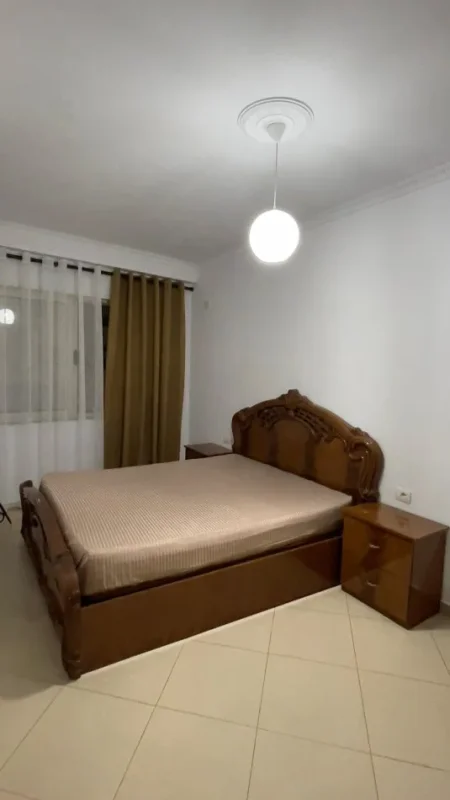 Tirane, jepet me qera apartament 2+1+Ballkon Kati 3, 90 m² 430 € (Rruga Mikel Maruli Astir)