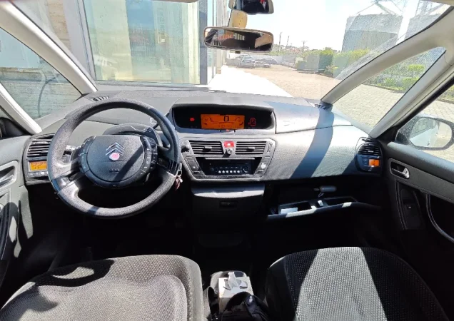 Tirane, shes CITROEN C4 PICASSO - NAFTË - AUTOMAT -3.300 EURO