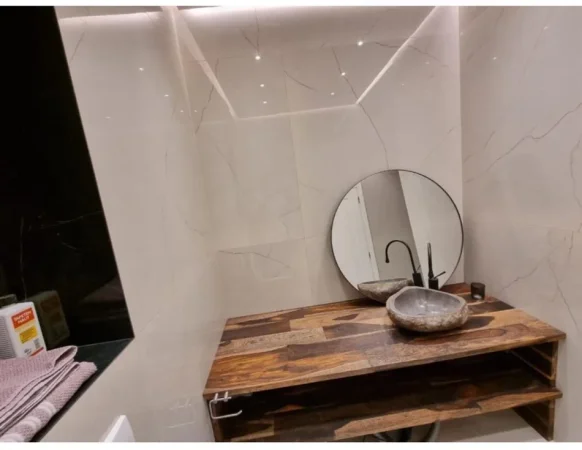 Tirane, jepet me qera zyre Kati 7, 93 m² 1.150 € (Bllok)